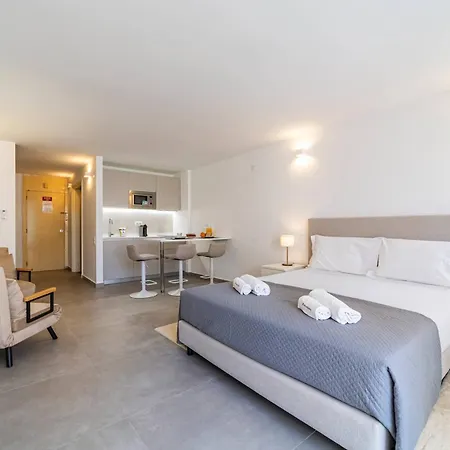 Downtown - Be By Hellovacations